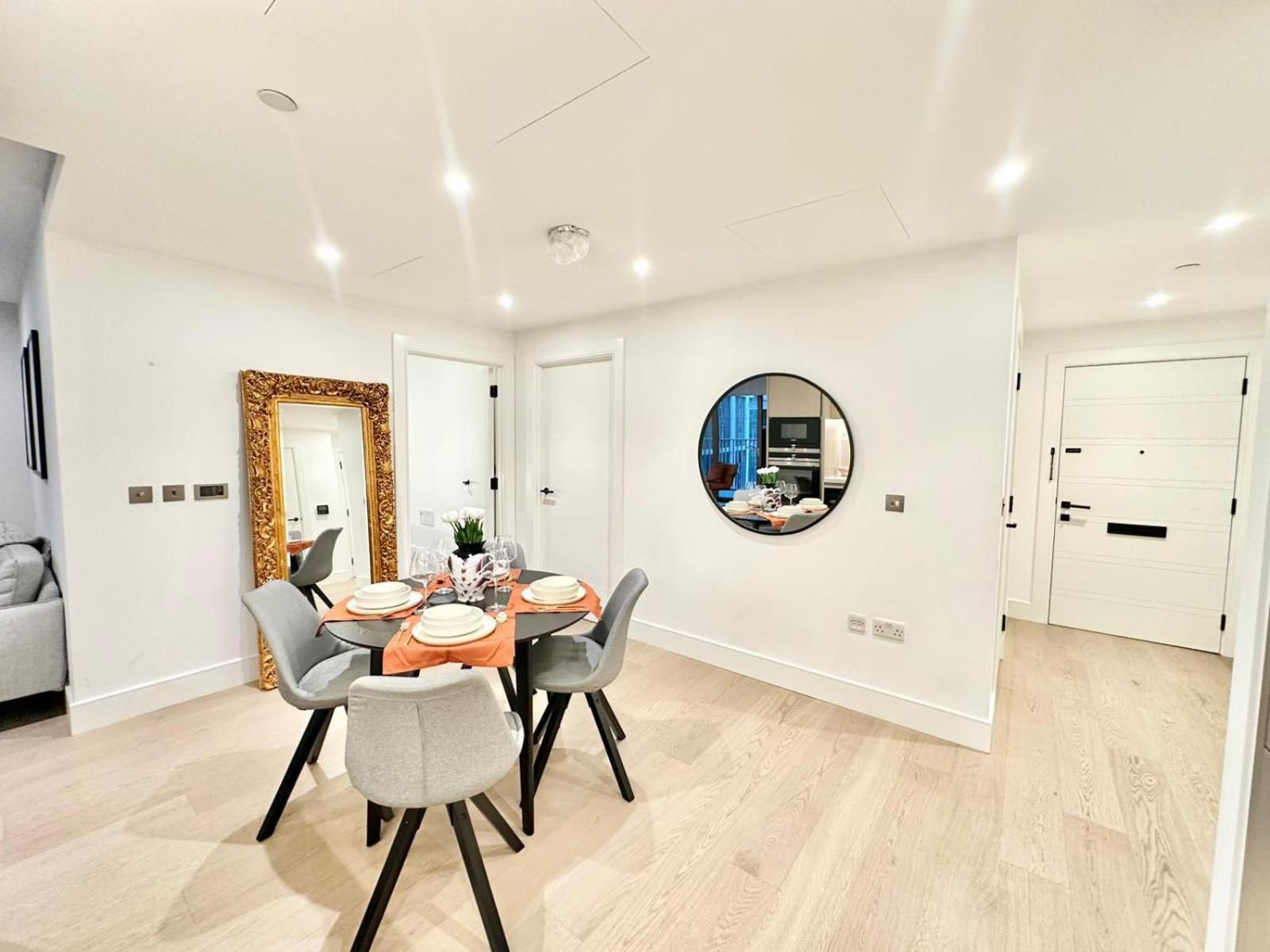 Battersea 2 Bedroom Cosy